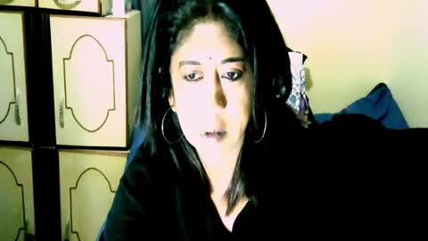 Snapshot of indianpleasures21 chatting on 07/05/26, 03:30 indianpleasures21 online show from 07/05/26, 03:30