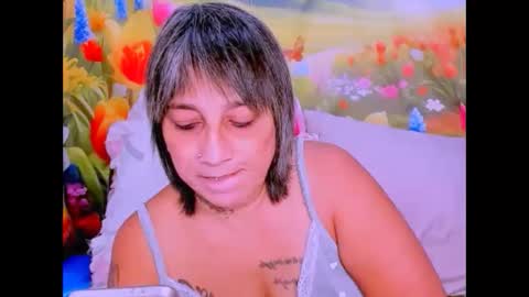 indianroxy27 online show from 02/15/26, 07:51