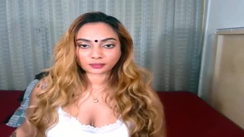 Snapshot of indiansecretlove20 chatting on 11/06/25, 05:25 goddess online show from 11/06/25, 05:25