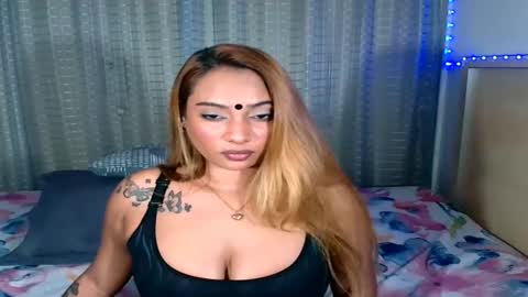 Snapshot of indiansecretlove20 chatting on 01/08/26, 06:43 goddess online show from 01/08/26, 06:43