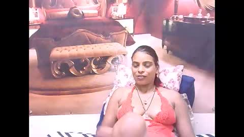 indiansexyass4u2luv online show from 02/18/25, 10:36