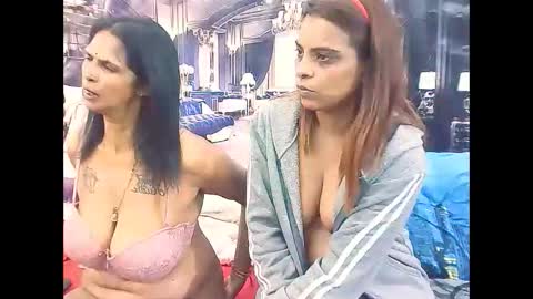 indiansexyass4u2luv online show from 03/03/26, 07:36