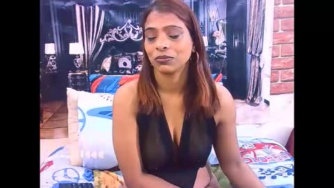 indiansexyass4u2luv online show from 05/06/26, 09:03