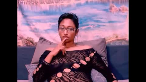 Snapshot of indianspicy69 chatting on 12/17/24, 09:05 Shreya online show from 12/17/24, 09:05