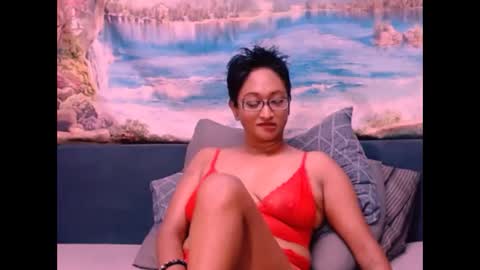 Snapshot of indianspicy69 chatting on 12/18/24, 05:48 Shreya online show from 12/18/24, 05:48
