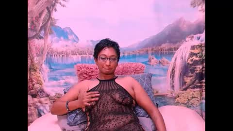 Snapshot of indianspicy69 chatting on 01/17/25, 11:18 Shreya online show from 01/17/25, 11:18