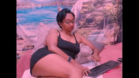 Snapshot of indianspicy69 chatting on 01/28/25, 12:47 Shreya online show from 01/28/25, 12:47