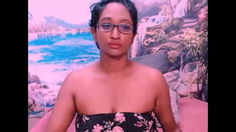 Snapshot of indianspicy69 chatting on 01/28/25, 10:12 Shreya online show from 01/28/25, 10:12