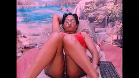 Snapshot of indianspicy69 chatting on 02/06/25, 01:27 Shreya online show from 02/06/25, 01:27