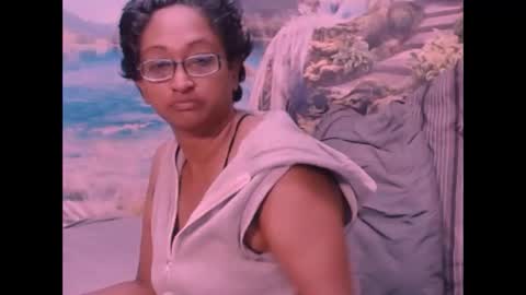 Snapshot of indianspicy69 chatting on 02/12/25, 02:14 Shreya online show from 02/12/25, 02:14