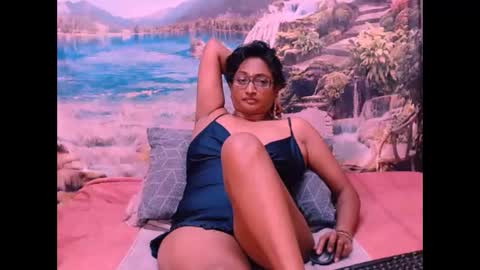Snapshot of indianspicy69 chatting on 02/13/25, 07:21 Shreya online show from 02/13/25, 07:21