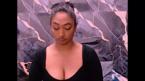 Snapshot of indianspicy69 chatting on 10/10/25, 02:54 Shreya online show from 10/10/25, 02:54