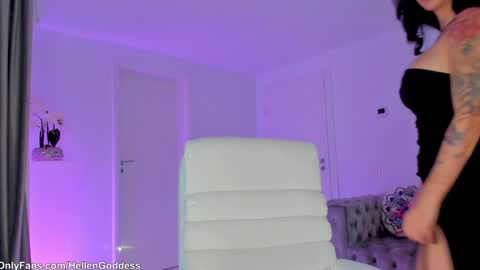 Hellen online show from 10/25/25, 02:13