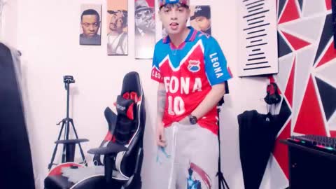 Snapshot of indomitablebeast chatting on 11/18/25, 10:14 matias online show from 11/18/25, 10:14