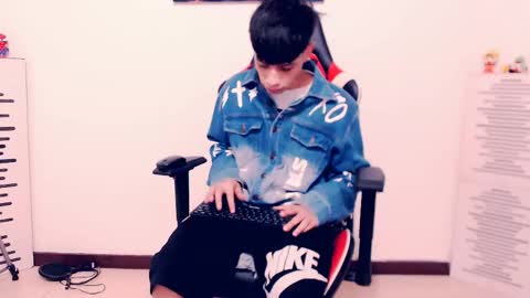 Snapshot of indomitablebeast chatting on 05/19/26, 10:27 matias online show from 05/19/26, 10:27