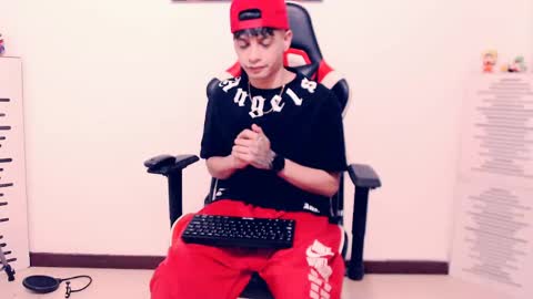 Snapshot of indomitablebeast chatting on 05/27/26, 12:51 matias online show from 05/27/26, 12:51