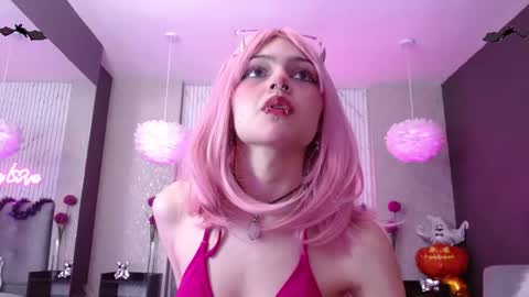 Snapshot of indy_moore chatting on 11/05/25, 02:28 INDY online show from 11/05/25, 02:28