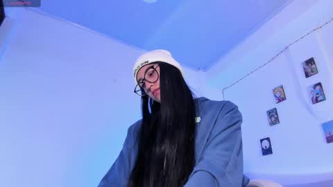 Snapshot of ineedmydaddy_ chatting on 01/25/25, 03:19 Luna  online show from 01/25/25, 03:19