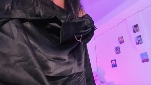 Snapshot of ineedmydaddy_ chatting on 03/05/25, 05:29 Luna  online show from 03/05/25, 05:29