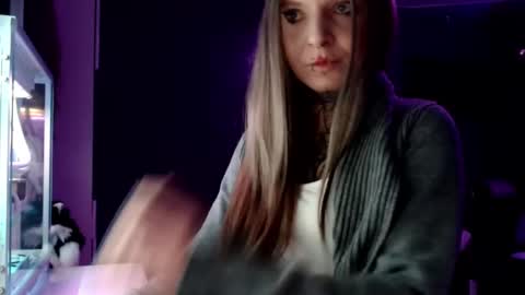 Snapshot of inesdesire chatting on 01/17/25, 04:15 InesDesire online show from 01/17/25, 04:15