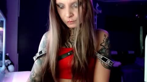 Snapshot of inesdesire chatting on 02/01/25, 08:08 InesDesire online show from 02/01/25, 08:08