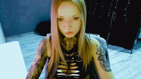 Snapshot of inesdesire chatting on 09/30/25, 03:17 InesDesire online show from 09/30/25, 03:17