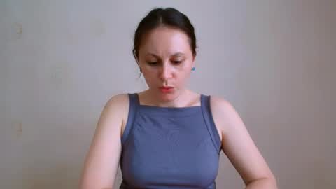 Snapshot of inessa_beauty chatting on 05/20/26, 01:06 Inessa online show from 05/20/26, 01:06