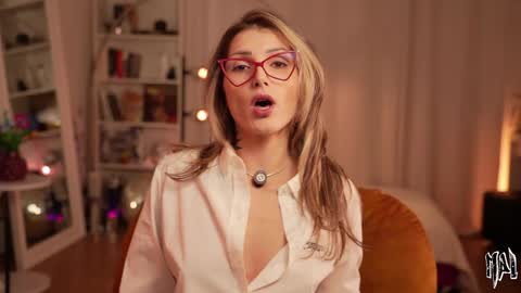 Snapshot of informal_ chatting on 02/13/26, 02:18 MAL --- online show from 02/13/26, 02:18