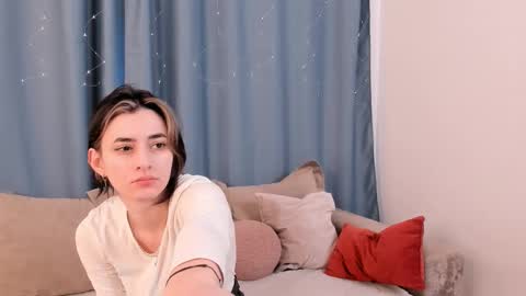 Snapshot of ingachaudoin chatting on 02/11/26, 08:19 Saya online show from 02/11/26, 08:19