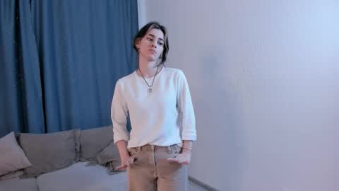 Snapshot of ingachaudoin chatting on 02/17/26, 12:01 Saya online show from 02/17/26, 12:01