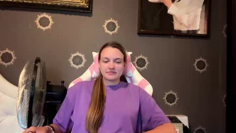 Emmi online show from 07/16/26, 04:35