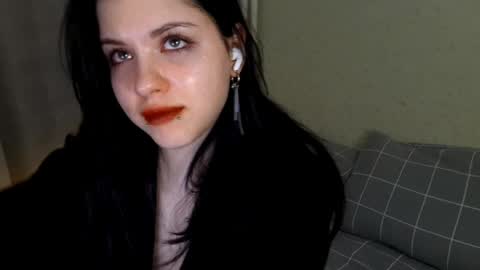 Snapshot of ingeborgfinke chatting on 04/05/26, 02:25 Mia online show from 04/05/26, 02:25