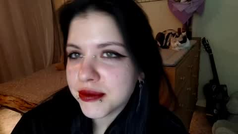 Snapshot of ingeborgfinke chatting on 04/19/26, 02:27 Mia online show from 04/19/26, 02:27