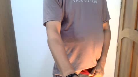 Snapshot of ingloriousuncut chatting on 07/22/26, 05:27 Inglorious Hairy Uncut online show from 07/22/26, 05:27