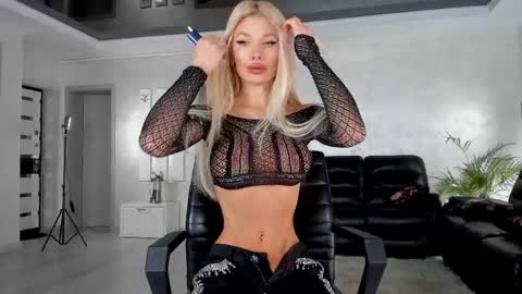 Snapshot of ingridblondy94 chatting on 04/27/26, 07:06 Ingrid online show from 04/27/26, 07:06