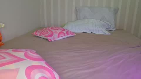 ingridequinti online show from 12/14/25, 03:12