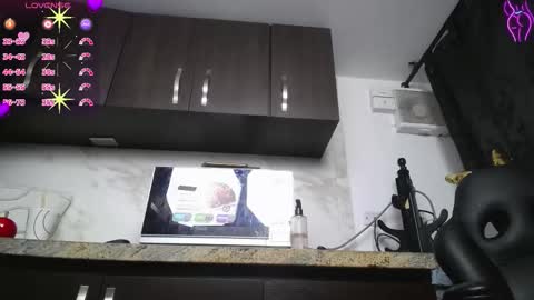 Snapshot of iniyalaboni chatting on 09/30/25, 08:25 Iniya online show from 09/30/25, 08:25