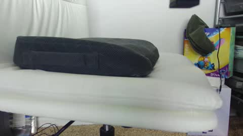 Hanging Out online show from 01/08/26, 01:24