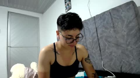 lyan onlyfans n linda online show from 04/23/26, 11:29