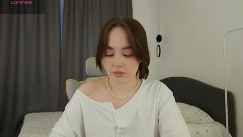 Mia online show from 04/14/26, 02:23