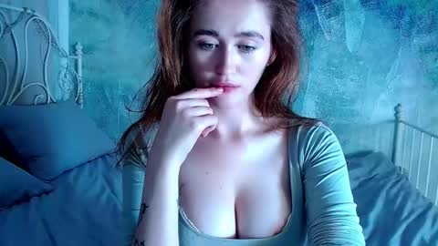 Lina online show from 09/26/25, 05:17