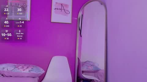 innocenthazel online show from 11/24/25, 01:00