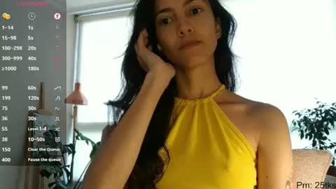 Snapshot of innocentlatiina chatting on 06/18/26, 07:07 Laroa online show from 06/18/26, 07:07