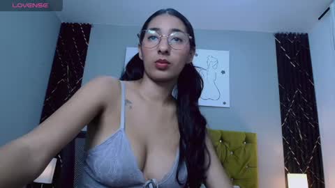 Snapshot of inocent_luna chatting on 04/17/26, 06:05 Luna moon online show from 04/17/26, 06:05