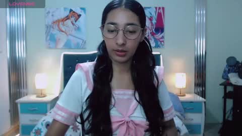 Snapshot of inocent_luna chatting on 04/19/26, 04:01 Luna moon online show from 04/19/26, 04:01