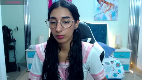 Snapshot of inocent_luna chatting on 05/01/26, 03:44 Luna moon online show from 05/01/26, 03:44