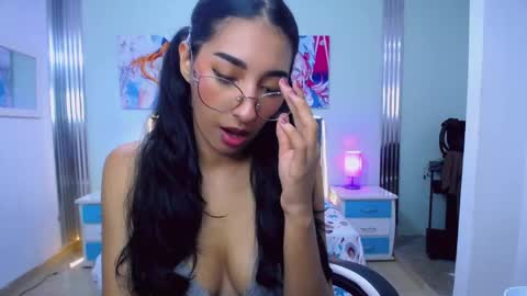 Snapshot of inocent_luna chatting on 05/08/26, 02:39 Luna moon online show from 05/08/26, 02:39