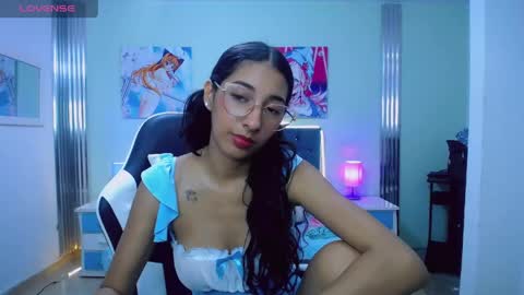 Snapshot of inocent_luna chatting on 05/18/26, 03:57 Luna moon online show from 05/18/26, 03:57