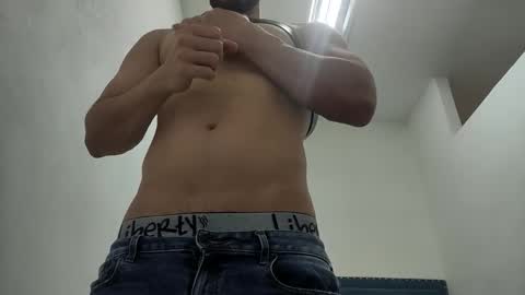 INSTAGRAM  camilodlx online show from 12/17/25, 03:29