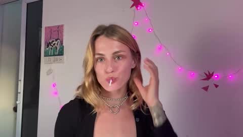 Snapshot of inspirebyeva chatting on 01/10/26, 10:50 Eva online show from 01/10/26, 10:50